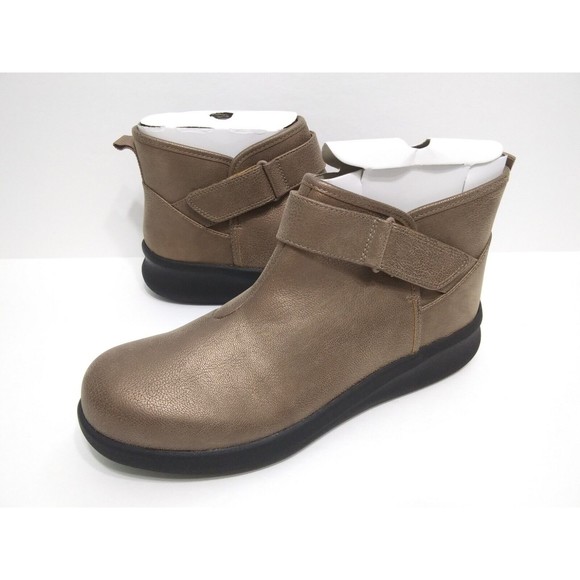 Clarks Women's Size 8 Cloudsteppers Booties Sillian 2.0 West Pewter Brown Zip - Picture 12 of 12